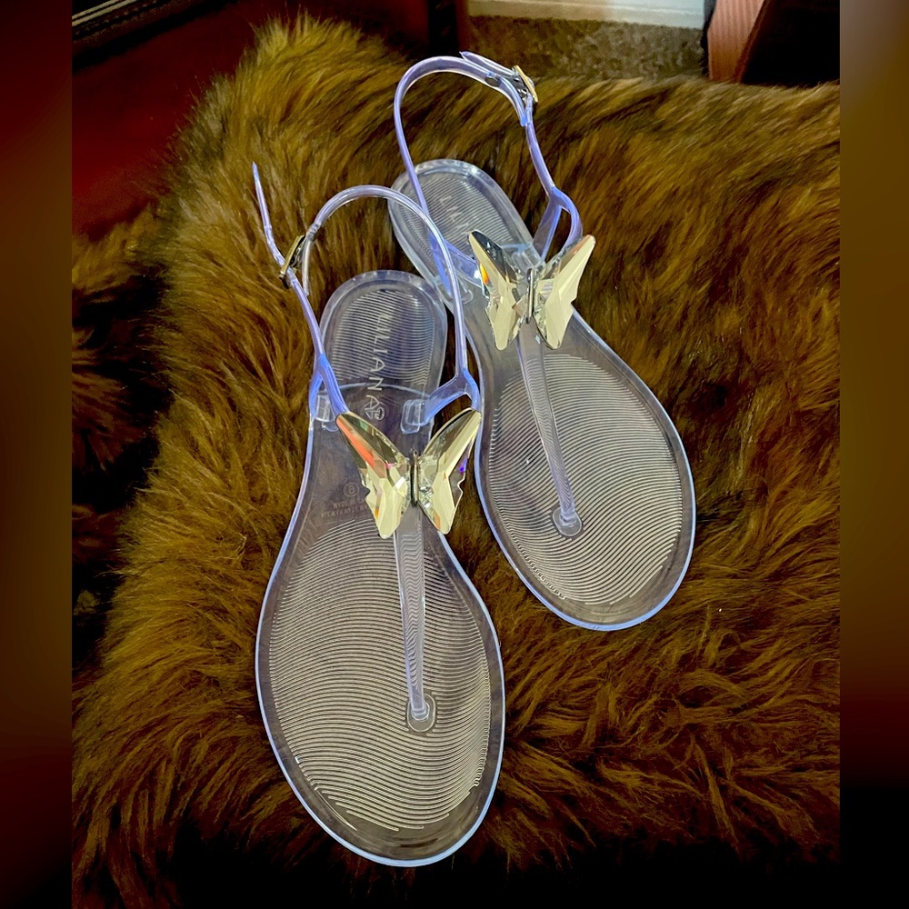 ***Brand New*** Sz9  Clear Thong Sandals with Butterfly Charm